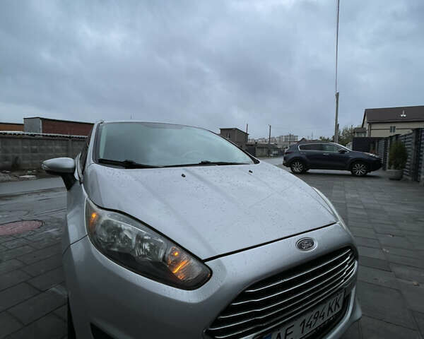 Серый Форд Фиеста, объемом двигателя 1.6 л и пробегом 145 тыс. км за 7100 $, фото 1 на Automoto.ua