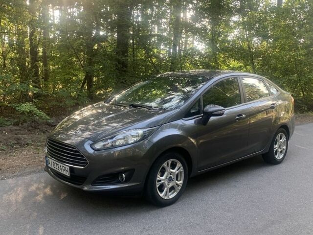 Серый Форд Фиеста, объемом двигателя 0 л и пробегом 100 тыс. км за 7000 $, фото 1 на Automoto.ua