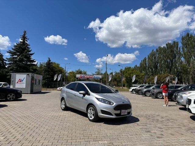 Серый Форд Фиеста, объемом двигателя 1.6 л и пробегом 150 тыс. км за 7200 $, фото 1 на Automoto.ua