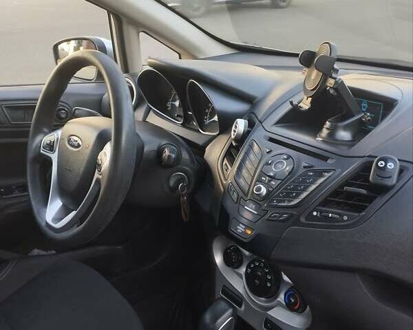 Сірий Форд Фієста, об'ємом двигуна 1.6 л та пробігом 230 тис. км за 8500 $, фото 1 на Automoto.ua