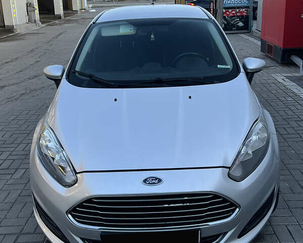 Серый Форд Фиеста, объемом двигателя 1.6 л и пробегом 187 тыс. км за 6900 $, фото 1 на Automoto.ua