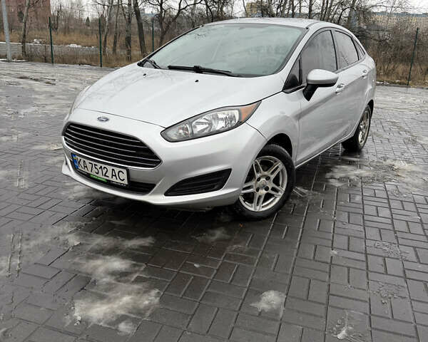 Серый Форд Фиеста, объемом двигателя 1.6 л и пробегом 210 тыс. км за 5850 $, фото 1 на Automoto.ua