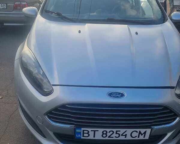 Серый Форд Фиеста, объемом двигателя 1.6 л и пробегом 110 тыс. км за 7800 $, фото 1 на Automoto.ua