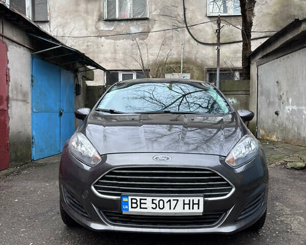 Серый Форд Фиеста, объемом двигателя 1.6 л и пробегом 110 тыс. км за 7800 $, фото 1 на Automoto.ua