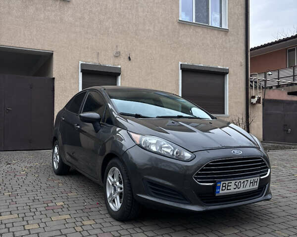 Серый Форд Фиеста, объемом двигателя 1.6 л и пробегом 109 тыс. км за 8000 $, фото 1 на Automoto.ua