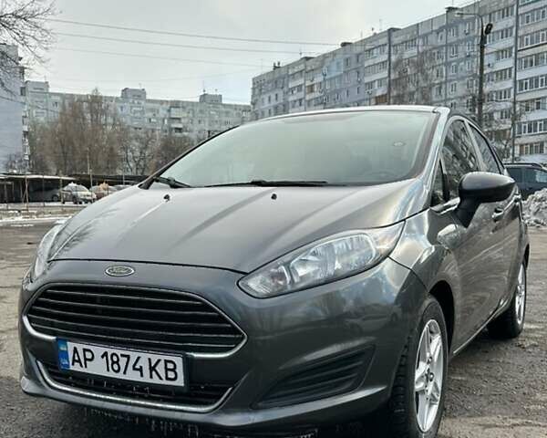 Серый Форд Фиеста, объемом двигателя 1.6 л и пробегом 95 тыс. км за 8400 $, фото 1 на Automoto.ua