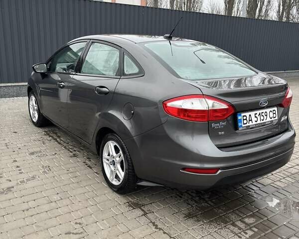 Серый Форд Фиеста, объемом двигателя 1.6 л и пробегом 81 тыс. км за 7700 $, фото 1 на Automoto.ua