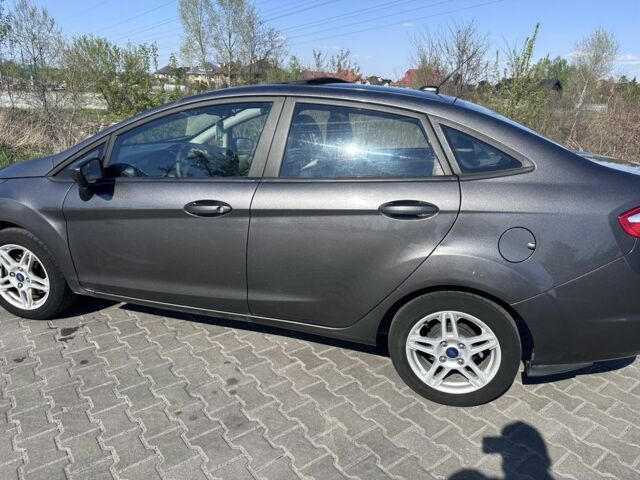 Сірий Форд Фієста, об'ємом двигуна 1.6 л та пробігом 300 тис. км за 5000 $, фото 1 на Automoto.ua