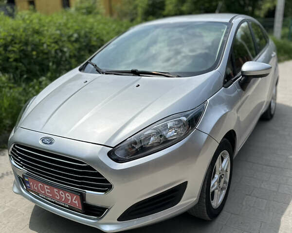 Серый Форд Фиеста, объемом двигателя 1.6 л и пробегом 139 тыс. км за 8290 $, фото 1 на Automoto.ua