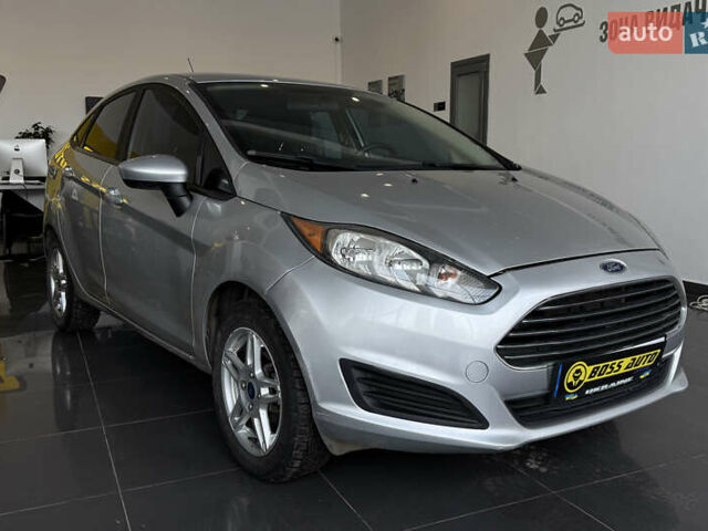 Серый Форд Фиеста, объемом двигателя 1.6 л и пробегом 143 тыс. км за 9000 $, фото 1 на Automoto.ua