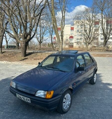 Синий Форд Фиеста, объемом двигателя 1.1 л и пробегом 200 тыс. км за 650 $, фото 1 на Automoto.ua