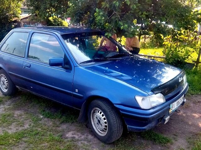 Синій Форд Фієста, об'ємом двигуна 1.1 л та пробігом 0 тис. км за 1000 $, фото 1 на Automoto.ua