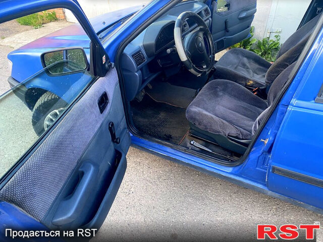 Синий Форд Фиеста, объемом двигателя 1.3 л и пробегом 0 тыс. км за 750 $, фото 1 на Automoto.ua