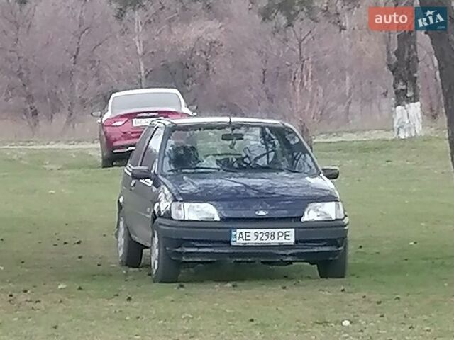 Синий Форд Фиеста, объемом двигателя 1.3 л и пробегом 500 тыс. км за 1300 $, фото 1 на Automoto.ua