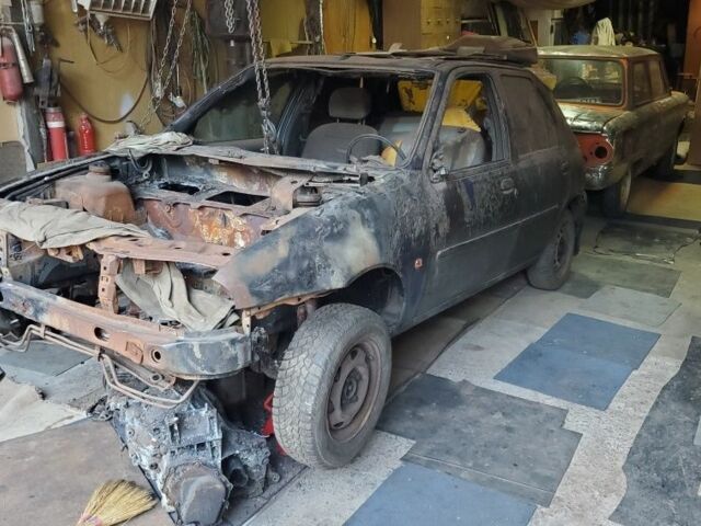 Синій Форд Фієста, об'ємом двигуна 0 л та пробігом 456 тис. км за 8000 $, фото 1 на Automoto.ua