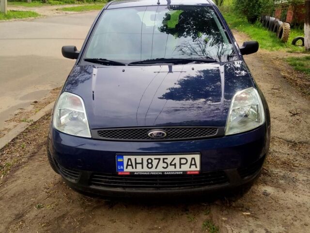 Синій Форд Фієста, об'ємом двигуна 1.3 л та пробігом 126 тис. км за 4000 $, фото 1 на Automoto.ua