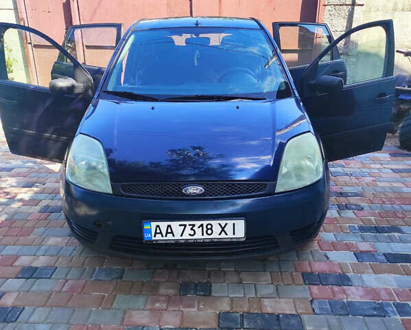 Синий Форд Фиеста, объемом двигателя 1.3 л и пробегом 233 тыс. км за 3300 $, фото 1 на Automoto.ua