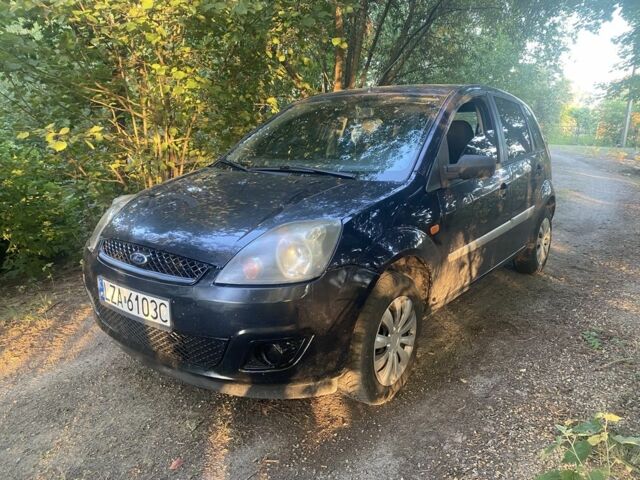 Синій Форд Фієста, об'ємом двигуна 1.4 л та пробігом 250 тис. км за 1451 $, фото 1 на Automoto.ua