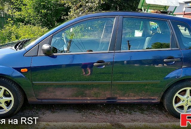 Синій Форд Фієста, об'ємом двигуна 1.3 л та пробігом 275 тис. км за 3300 $, фото 1 на Automoto.ua