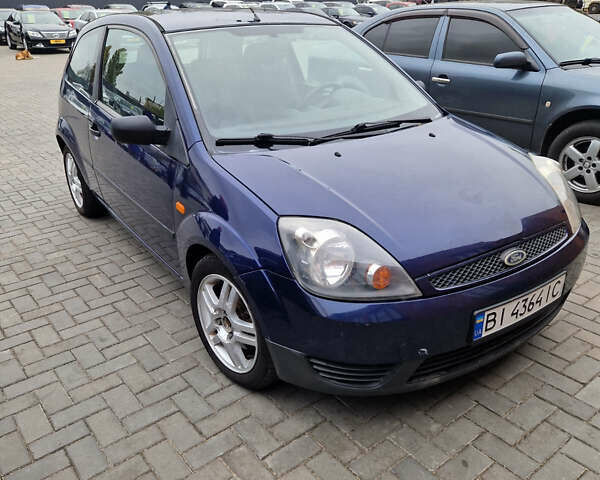 Синий Форд Фиеста, объемом двигателя 1.3 л и пробегом 150 тыс. км за 3400 $, фото 1 на Automoto.ua