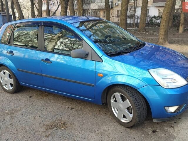 Синий Форд Фиеста, объемом двигателя 1.4 л и пробегом 140 тыс. км за 4500 $, фото 1 на Automoto.ua