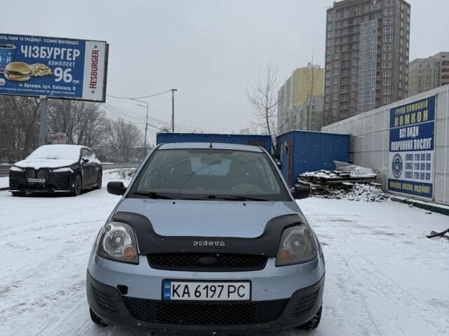 Синий Форд Фиеста, объемом двигателя 1.2 л и пробегом 279 тыс. км за 2750 $, фото 1 на Automoto.ua