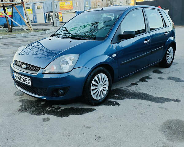Синий Форд Фиеста, объемом двигателя 1.4 л и пробегом 249 тыс. км за 3900 $, фото 1 на Automoto.ua