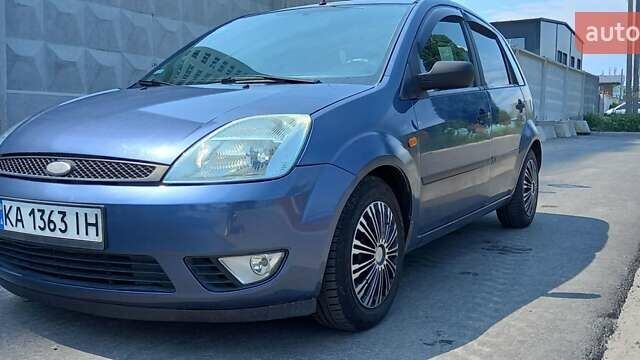 Синій Форд Фієста, об'ємом двигуна 1.3 л та пробігом 303 тис. км за 3100 $, фото 1 на Automoto.ua