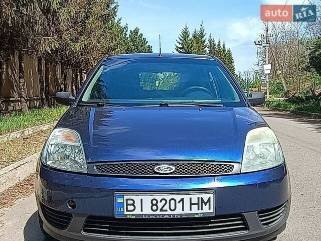 Синий Форд Фиеста, объемом двигателя 1.3 л и пробегом 242 тыс. км за 3300 $, фото 1 на Automoto.ua