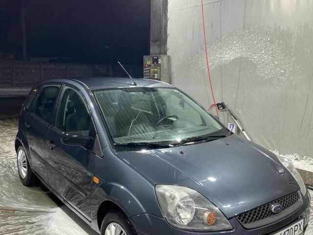 Синій Форд Фієста, об'ємом двигуна 1.4 л та пробігом 210 тис. км за 4200 $, фото 1 на Automoto.ua