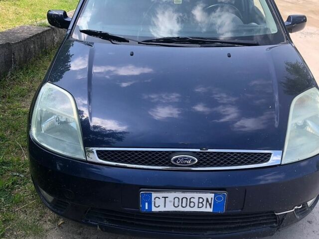 Синій Форд Фієста, об'ємом двигуна 1.5 л та пробігом 185 тис. км за 1600 $, фото 1 на Automoto.ua