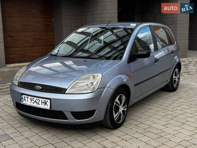 Синий Форд Фиеста, объемом двигателя 1.3 л и пробегом 175 тыс. км за 3650 $, фото 1 на Automoto.ua
