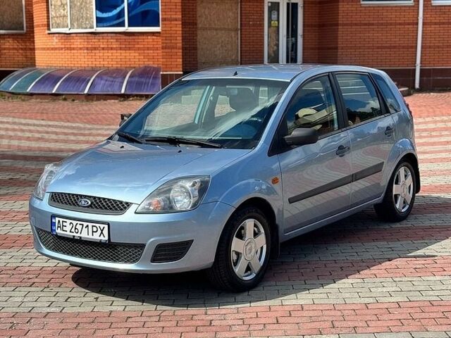 Синій Форд Фієста, об'ємом двигуна 1.4 л та пробігом 174 тис. км за 3999 $, фото 1 на Automoto.ua