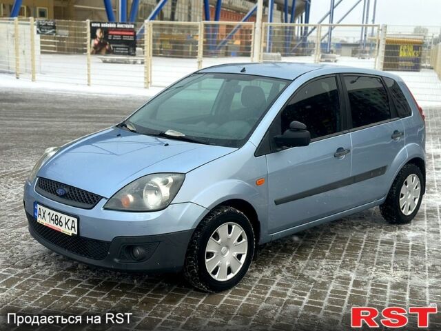 Синий Форд Фиеста, объемом двигателя 1.2 л и пробегом 200 тыс. км за 3300 $, фото 1 на Automoto.ua