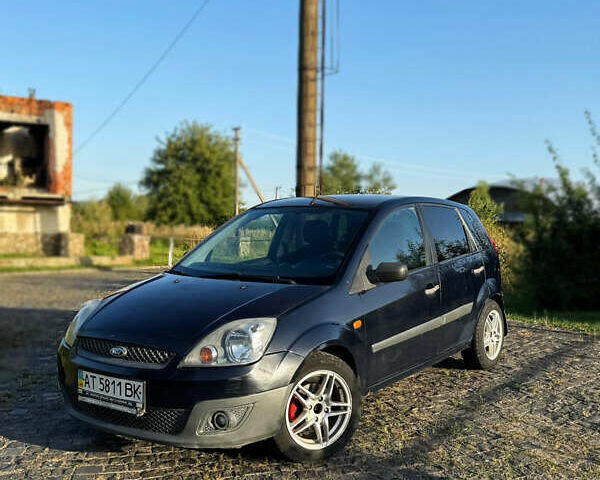 Синій Форд Фієста, об'ємом двигуна 1.39 л та пробігом 232 тис. км за 3200 $, фото 1 на Automoto.ua