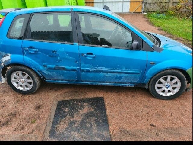 Синий Форд Фиеста, объемом двигателя 1.4 л и пробегом 195 тыс. км за 1700 $, фото 1 на Automoto.ua