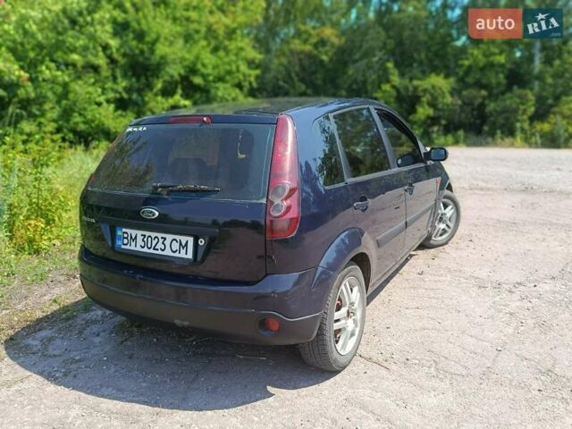 Синий Форд Фиеста, объемом двигателя 1.4 л и пробегом 195 тыс. км за 3500 $, фото 1 на Automoto.ua