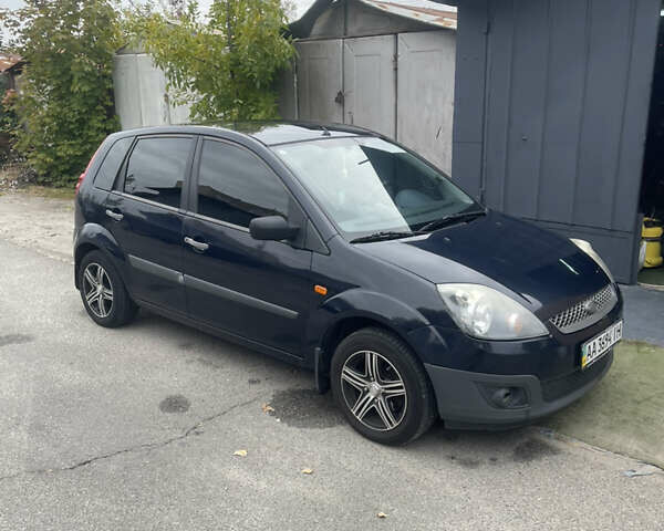 Синій Форд Фієста, об'ємом двигуна 1.4 л та пробігом 258 тис. км за 3000 $, фото 1 на Automoto.ua