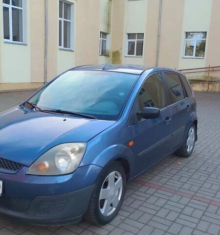 Синій Форд Фієста, об'ємом двигуна 1.24 л та пробігом 186 тис. км за 4500 $, фото 1 на Automoto.ua