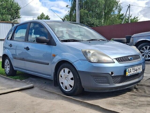 Синий Форд Фиеста, объемом двигателя 1.3 л и пробегом 150 тыс. км за 1450 $, фото 1 на Automoto.ua