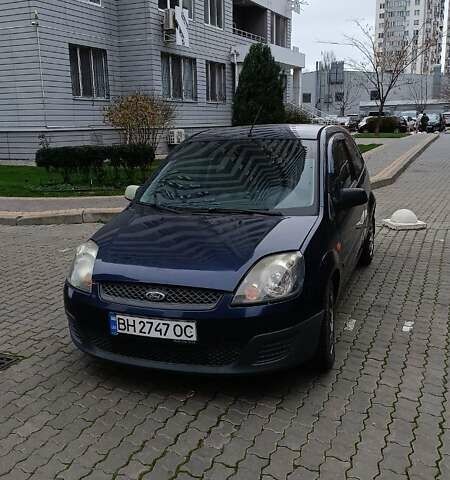 Синій Форд Фієста, об'ємом двигуна 1.4 л та пробігом 145 тис. км за 3200 $, фото 1 на Automoto.ua