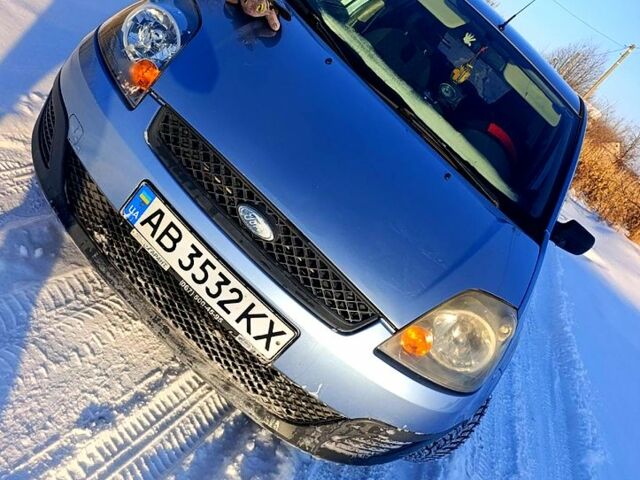 Синий Форд Фиеста, объемом двигателя 1.4 л и пробегом 190 тыс. км за 3800 $, фото 1 на Automoto.ua