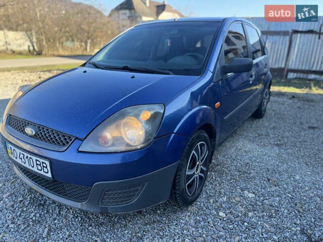 Синий Форд Фиеста, объемом двигателя 1.4 л и пробегом 300 тыс. км за 3000 $, фото 1 на Automoto.ua