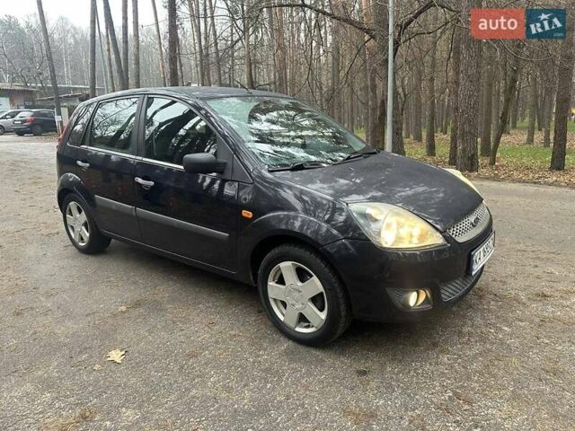 Синий Форд Фиеста, объемом двигателя 1.39 л и пробегом 252 тыс. км за 2900 $, фото 1 на Automoto.ua