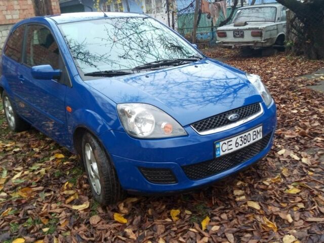 Синий Форд Фиеста, объемом двигателя 1.4 л и пробегом 247 тыс. км за 3950 $, фото 1 на Automoto.ua