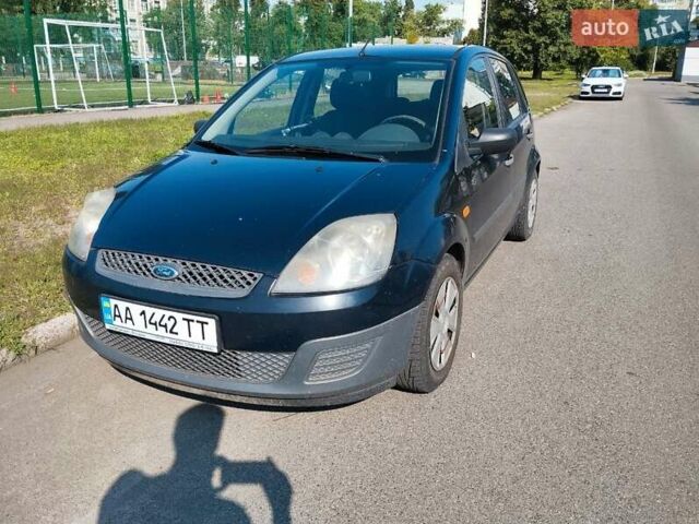 Синій Форд Фієста, об'ємом двигуна 1.24 л та пробігом 221 тис. км за 3900 $, фото 1 на Automoto.ua