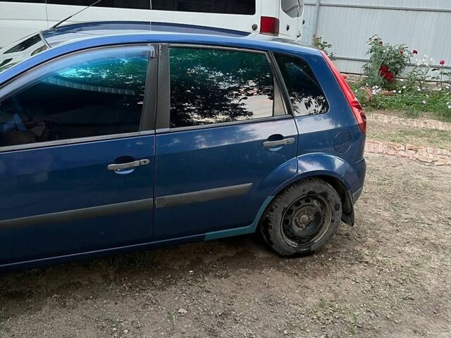 Синій Форд Фієста, об'ємом двигуна 1.4 л та пробігом 245 тис. км за 2800 $, фото 1 на Automoto.ua