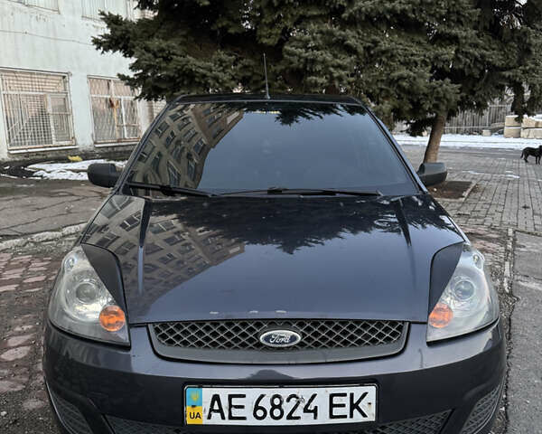 Синий Форд Фиеста, объемом двигателя 1.25 л и пробегом 250 тыс. км за 3200 $, фото 1 на Automoto.ua