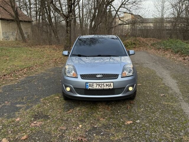 Синій Форд Фієста, об'ємом двигуна 1.4 л та пробігом 155 тис. км за 4800 $, фото 1 на Automoto.ua