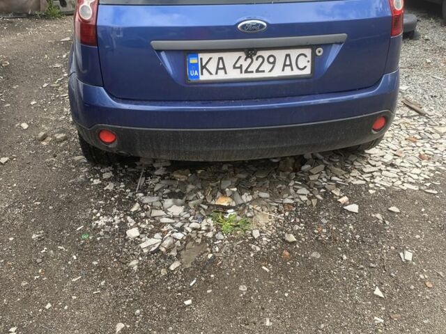 Синій Форд Фієста, об'ємом двигуна 1.25 л та пробігом 260 тис. км за 2300 $, фото 1 на Automoto.ua